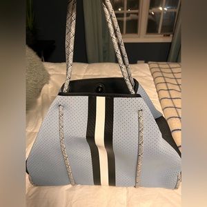 New Haute Shore beach tote bag with mini pouch inside